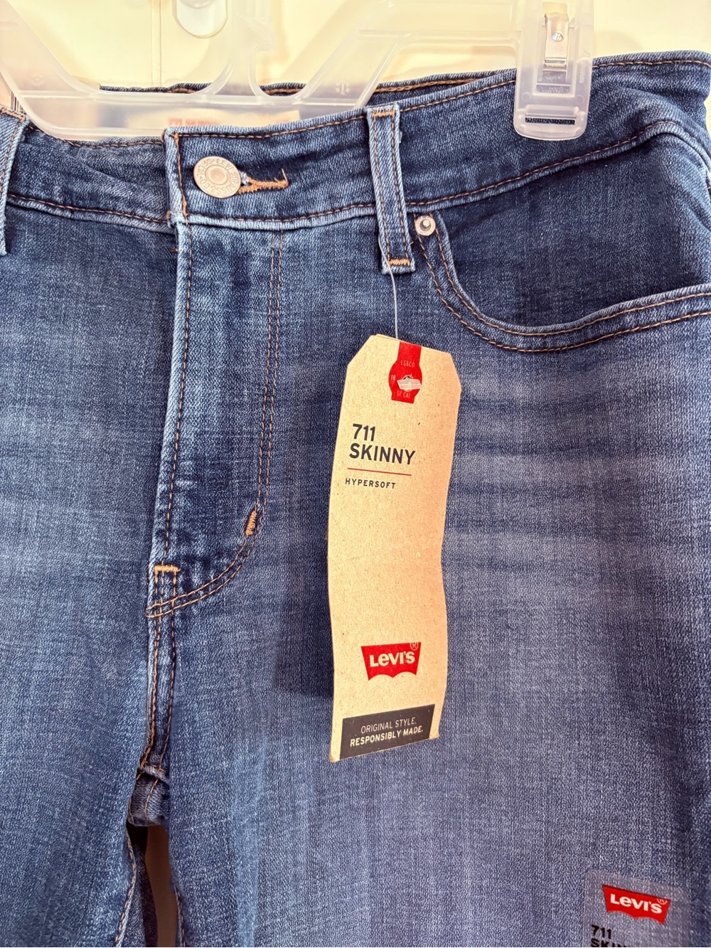 Levi’s 711 Skinny Jeans 8 Medium 29x30 Distressed Ripped New Blue Denim Women’s - Picture 4 of 9